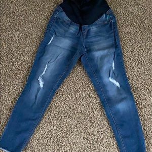 Distressed full pane maternity jeans